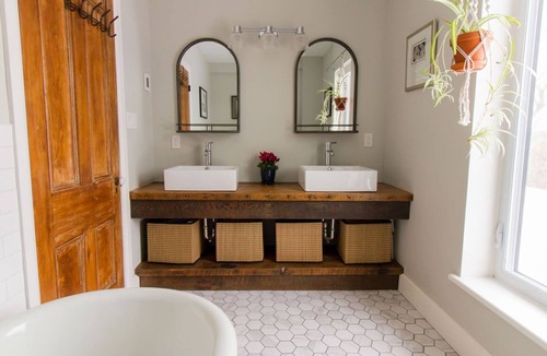 Prince Edward House | WooHoo Farm House in Prince Edward County