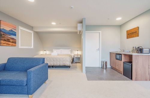 Tekapo Hotel | Woolshed Suites
