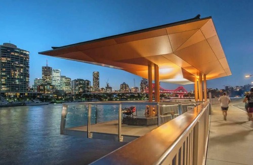 Teneriffe Apartment | Woolstore Elegance ~ 2Bed/2Bath/1Car ~ Teneriffe