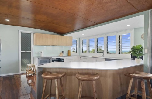 Woorim House | Woorim Beach House with Water Views