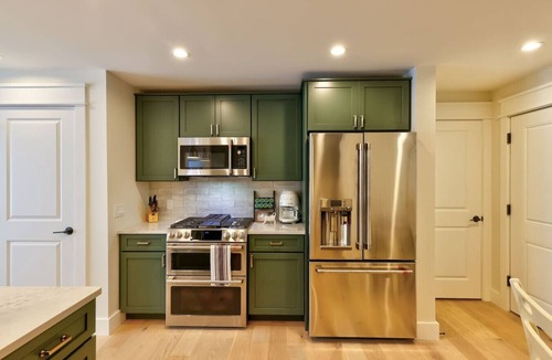 Stowe Village Historic District Apartment | Worcester Suite at 109 Main