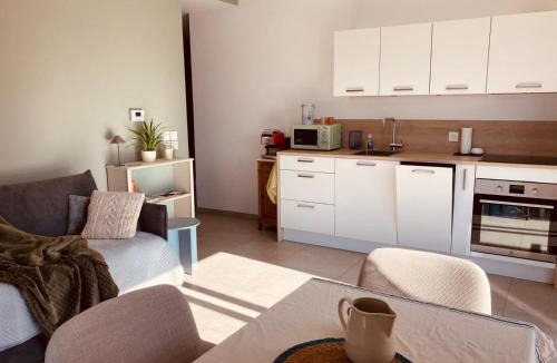 Ornex Apartment | Work-friendly apartment near CERN-GVA-UN & nature