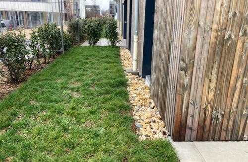 Ornex Apartment | Work-friendly apartment near CERN-GVA-UN & nature