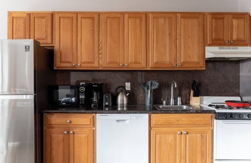 Boston Apartment | `Work from Boston` for summer! Short + Long Stays for nurses, business and leisure