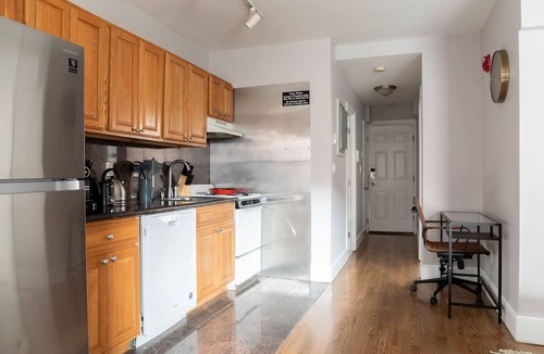 Boston Apartment | `Work from Boston` for summer! Short + Long Stays for nurses, business and leisure