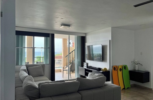 Jarealito Apartment | Work From Home in this Beachfront Penthouse Paradise