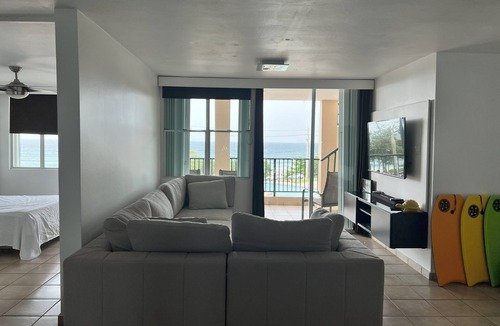 Jarealito Apartment | Work From Home in this Beachfront Penthouse Paradise