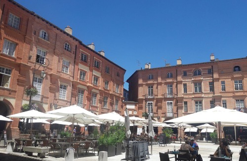Montauban Apartment | Work & Relax