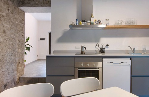 Carlazzo House | Workation Castle: Casa Tremezzo