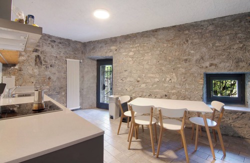 Carlazzo House | Workation Castle: Casa Tremezzo