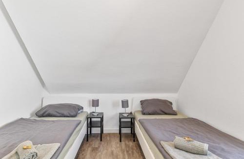 Oberboihingen Apartment | Worker Apartments Oberboihingen near Stuttgart, Autobahn A8, Parking, Wifi, Smart TV