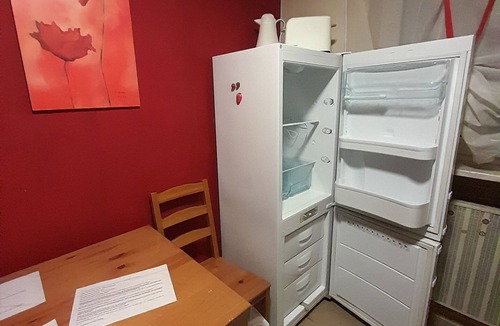 Pirmasens Apartment | Worker's quarters with 3 single beds, a kitchen, and a bathroom; Wi-Fi