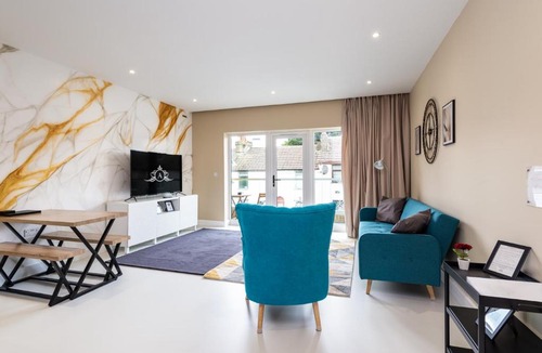Gillingham Apartment | Working in Medway Stay with top rated hosts - Apartment 4