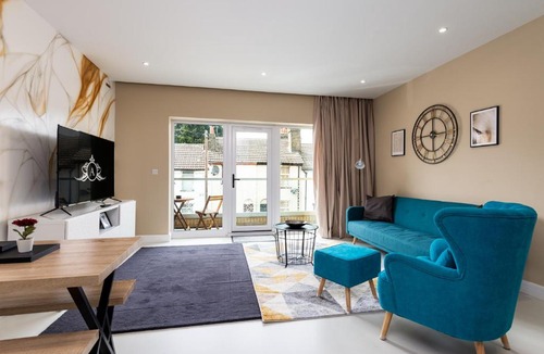 Gillingham Apartment | Working in Medway Stay with top rated hosts - Apartment 4