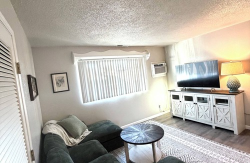 Gillette Apartment | Workman’s Rest Pt. 2 – Quiet Upstairs 2BR for Working Travelers