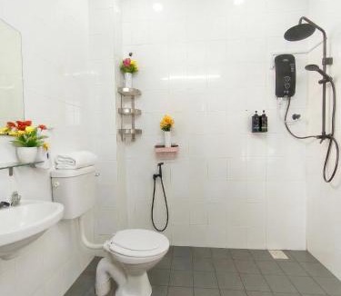 Taman Desa Hostel | Workstay Hostel Dorm with invoice 10min to KL Sentral Mid Valley