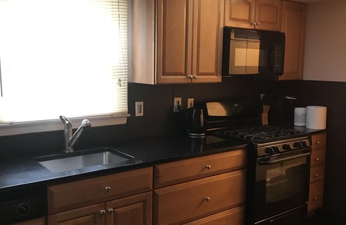 Jackson House | World Cup Soccer!: 1hr To MetLife Stadium, 15Mins To Beaches, 8Mins To Six Flags