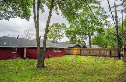 Spring Branch West House | World Cup Theme! Modern Lux 3 Bedroom House near City Center