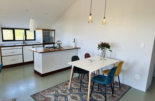 Stellenbosch Apartment | World of Horses Flats - Kisangani