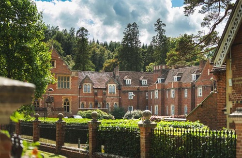 Westcott Hotel | Wotton House