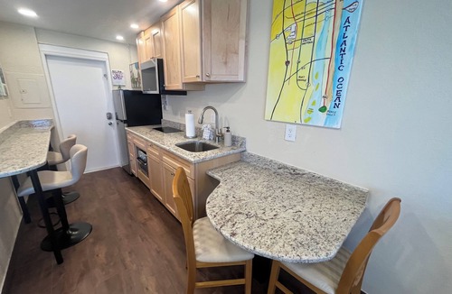 South Peninsula Historic District Condo | WOW BEACH FRONT Ground Level
