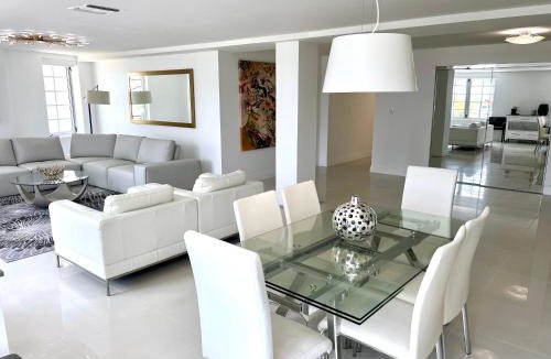 South Beach Apartment | WOW! Best Location! Best Unit! New Renovated South Beach Ocean Front