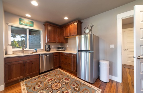 Southern Crossing House | WOW-Great location, river access, trails, Old Mill, downtown and the mountain.