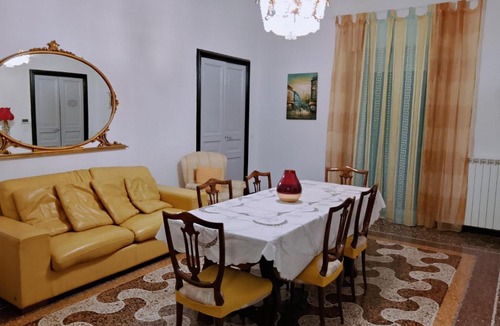 San Teodoro Apartment | WOW HOME 2 - 175 mq - posteggio privato - davanti porto traghetti - fino a 10 posti letto - balcone