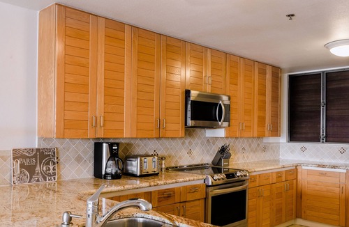 Kahana Condo | WOW! THIS IS MAUI 2bdr2bth condo 50ft to ocean, best views HUGE 1680sf, AC
