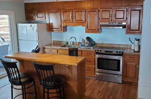 Eatonton House | WOW views@Lake Oconee! Dock! Firepit! Hot-tub! PetsOK! Labor Day available!