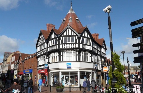 Wrexham Apartment | Wrexham Central Stay Apartment Seven - Sleeps 5