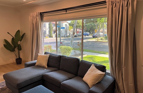 South Wrigley House | Wrigley Spanish Bungalow 3 Bed 5 Min Downtown