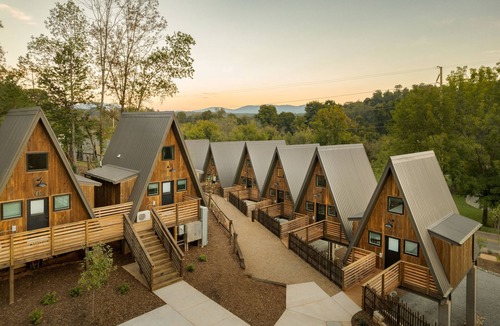 Asheville Cabin | Wrong Way River Lodge & Cabins