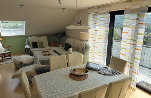 Erlabrunn Apartment | Wunderschöne, Hochwertige Ferienwohnung in Erlabrunn für bis zu 4 Personen