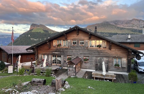 Emmetten House | Wunderschönes Block-hausteil Direkt im Ski- und Wandergebiet Stockhütte NW
