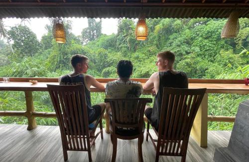 Sayan Hostel | WW Backpackers