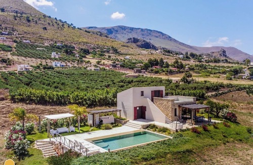 Scopello Villa | WWW.BAGLIORIDISICILIA.COM - LAST MINUTE 25 JULY - 1 AUGUST!