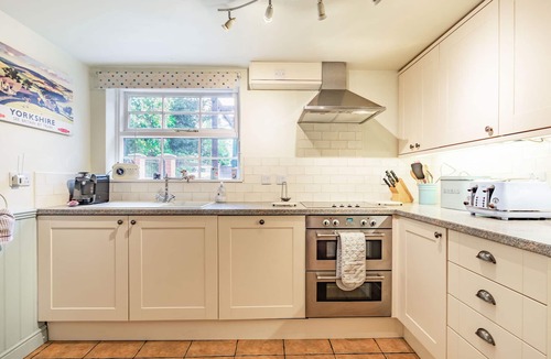 Grosmont House | WYCHWOOD, pet friendly, character holiday cottage in Grosmont