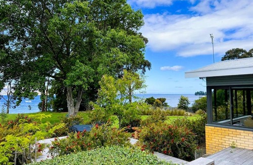 Woodbridge House | wyeangta - Woodbridge Waterfront Retreat