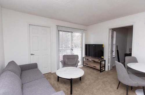 Coliseum Central Apartment | Wyndham 915 1BR Gem Perfect for Couple
