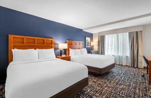 South Loop Hotel | Wyndham Bloomington - Mall of America