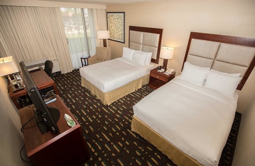 Des Plaines Hotel | Wyndham Chicago O'Hare