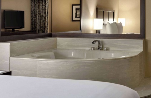 Southside Hotel | Wyndham Edmonton Hotel and Conference Centre