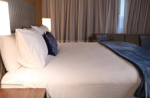 Flint Hotel | Wyndham Flint MI/Grand Blanc/Bishop Airport/Conference Ct
