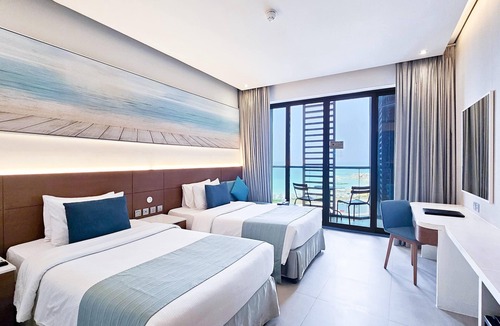 Rumailah Hotel | Wyndham Garden Ajman Corniche