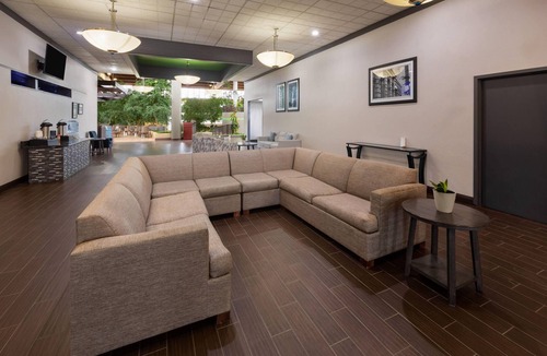 Romulus Hotel | Wyndham Garden Romulus Detroit Metro Airport
