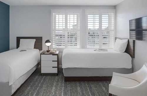 Yachting Village Resort | Wyndham Newport Onshore-2 BR-Near Museum,shops & more
