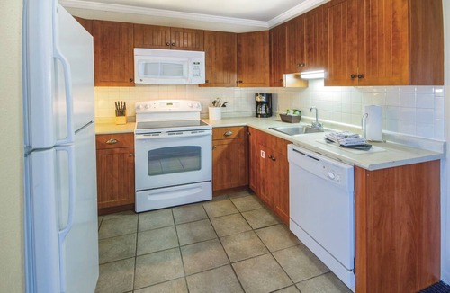 Yachting Village Condo | Wyndham Newport Onshore|2BR/2BA Balcony King Suite