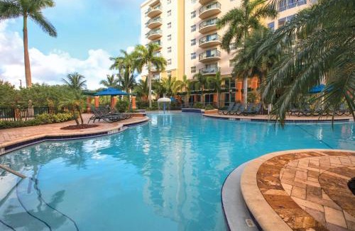 Survey Creek House | Wyndham Palm Aire Eight 8BR Apartments