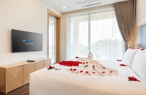 Chuong My Hotel | Wyndham Sky Lake Resort and Villas